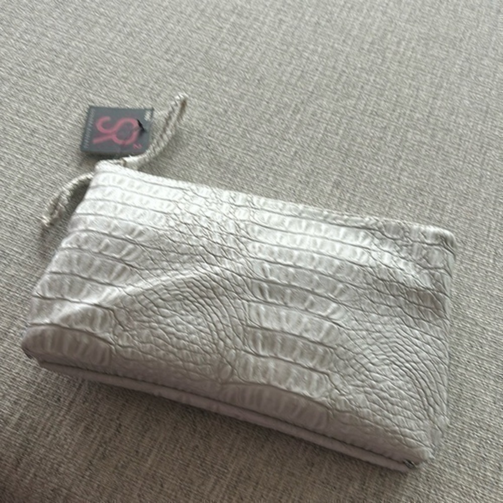 Sondra Roberts sequence snake white double zip fold magnetic purse bag new!